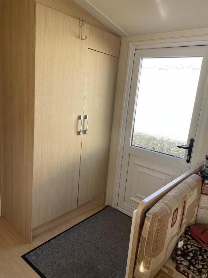 6 Berth Pet Friendly Caravan On Sandy Glade Berrow Экстерьер фото
