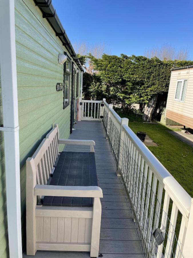 6 Berth Pet Friendly Caravan On Sandy Glade Berrow Экстерьер фото