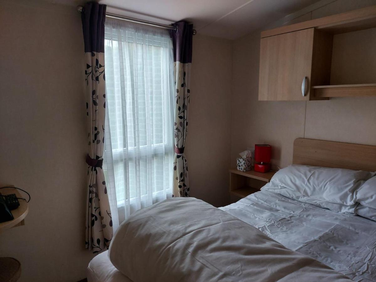 6 Berth Pet Friendly Caravan On Sandy Glade Berrow Экстерьер фото